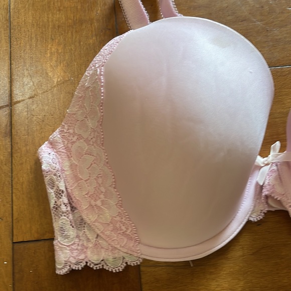 NWOT Victoria’s Secret Light Pink Bra - Picture 3 of 5